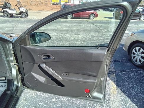 Used 2006 Pontiac G6 Sedan w/ Drivers Package image 4