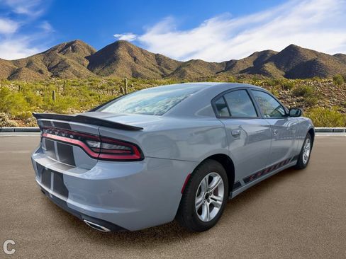Used 2022 Dodge Charger SXT w/ Leather Interior Group RWD image 4