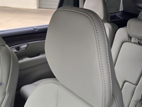 New 2026 Volvo XC90 B6 Ultra image 17