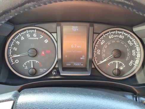 Used 2019 Toyota Tacoma TRD Off-Road w/ Technology Package AWD/4WD image 28