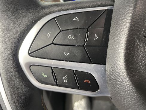Used 2021 Chrysler Pacifica Pinnacle FWD image 16