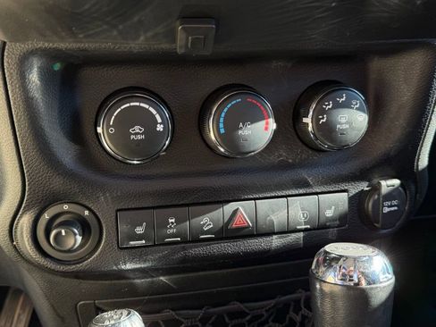 Certified 2016 Jeep Wrangler Unlimited Rubicon image 23