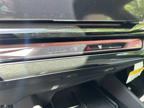 Used 2026 BMW i5 eDrive40 w/ Premium Package AWD/4WD image 21