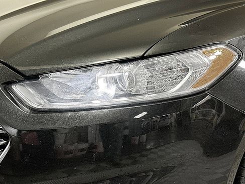 Used 2015 Ford Fusion SE w/ Equipment Group 202A image 27