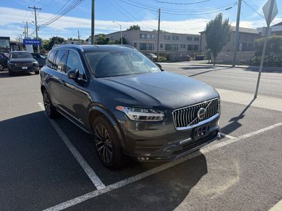 Certified 2022 Volvo XC90 T6 Momentum w/ Climate Package