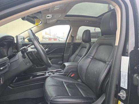 Used 2023 Lincoln Corsair Reserve w/ Equipment Group 202A image 11