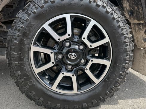 Used 2016 Toyota Tundra SR5 w/ TRD Off Road Package AWD/4WD image 14