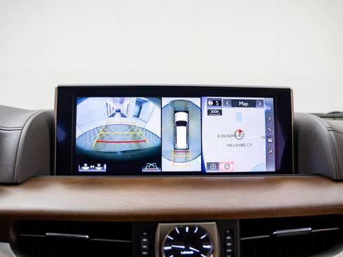 Used 2021 Lexus LX 570 4WD w/ Luxury Package image 22