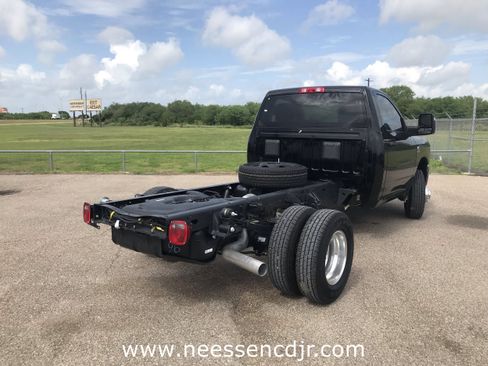 New 2025 RAM 3500 Tradesman image 10