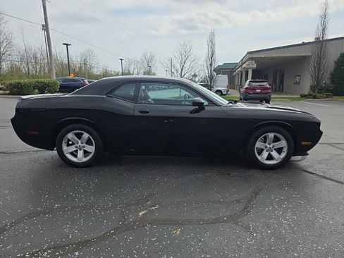 Used 2014 Dodge Challenger SXT Plus image 8