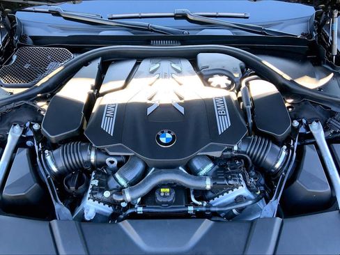 Used 2022 BMW 750i xDrive AWD/4WD image 33