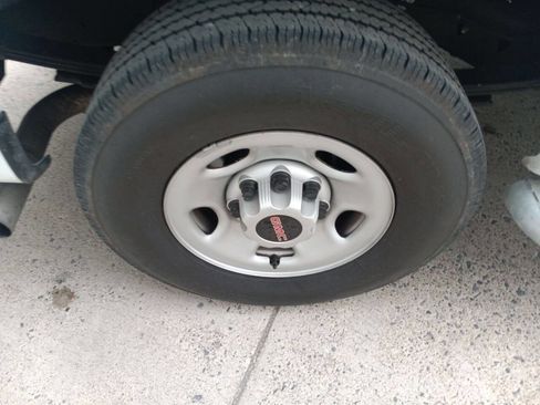 Used 2024 GMC Savana 2500 w/ Driver Convenience Package image 13