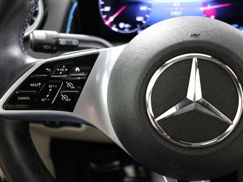 Used 2025 Mercedes-Benz GLB 250 4MATIC image 24