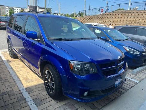 Used 2019 Dodge Grand Caravan GT FWD image 2
