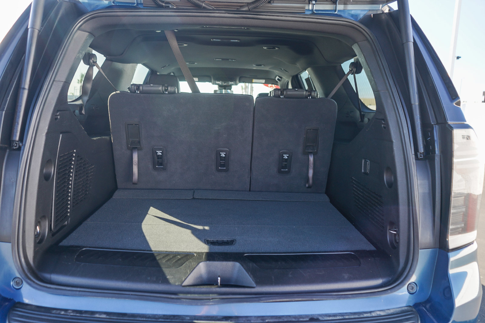 Used 2025 Chevrolet Suburban LT AWD/4WD image 28