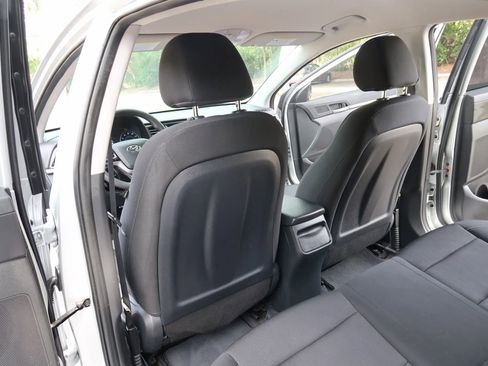 Used 2018 Hyundai Elantra SEL FWD image 11