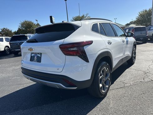 New 2026 Chevrolet Trax LT w/ Driver Confidence Package image 9