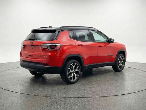 Used 2025 Jeep Compass Limited AWD/4WD image 9