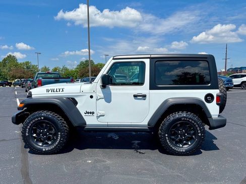 Used 2022 Jeep Wrangler Sport AWD/4WD image 4