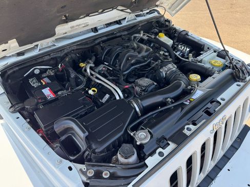 Used 2016 Jeep Wrangler Unlimited Sahara w/ Max Tow Package AWD/4WD image 25