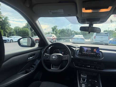 Used 2026 Nissan Rogue SV FWD image 35