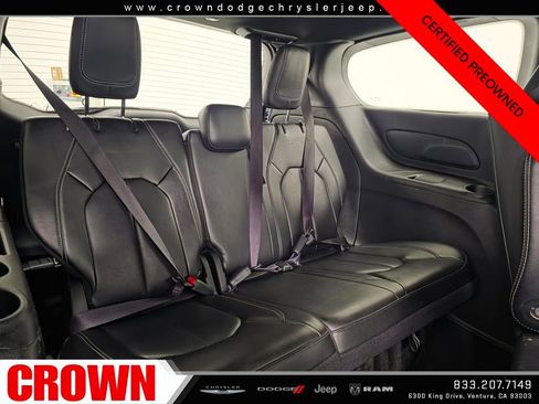 Certified 2024 Chrysler Pacifica Limited FWD image 10