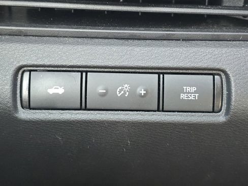 Used 2023 Nissan Altima 2.5 SV image 14