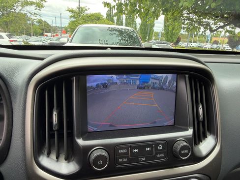Used 2015 Chevrolet Colorado Z71 AWD/4WD image 9