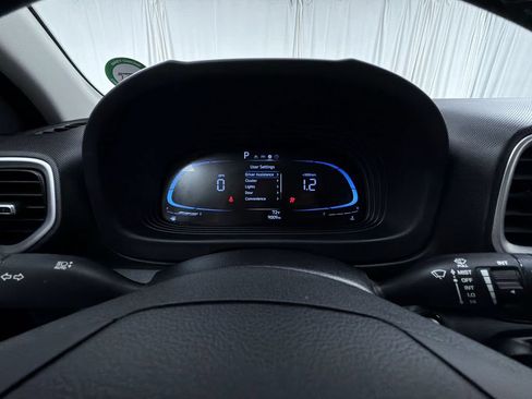Used 2026 Hyundai Venue SEL FWD image 20