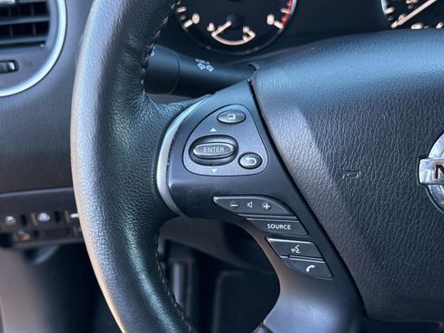 Used 2020 Nissan Pathfinder SL image 32