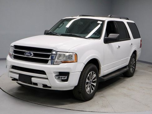 Used 2017 Ford Expedition XLT image 6