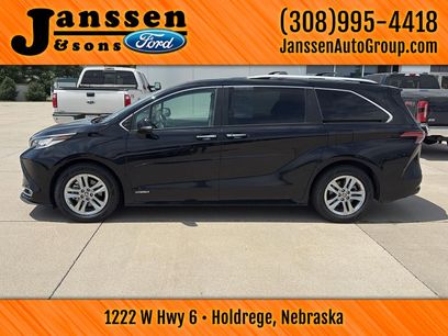 Used 2021 Toyota Sienna Limited