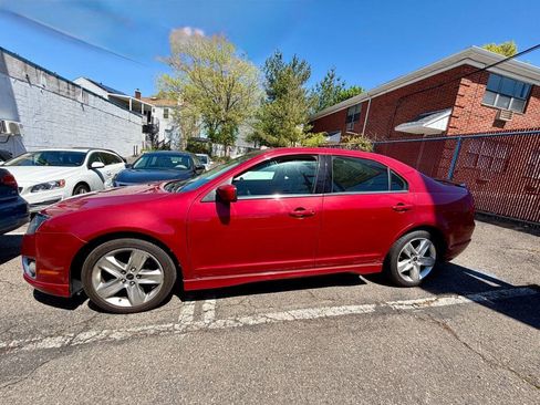 Used 2010 Ford Fusion Sport FWD image 2