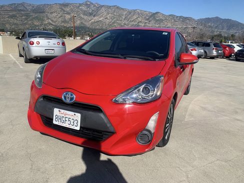 Used 2015 Toyota Prius C Three image 4