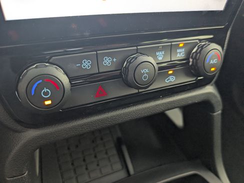 New 2025 Ford Ranger Lariat w/ FX4 Off-Road Package image 16