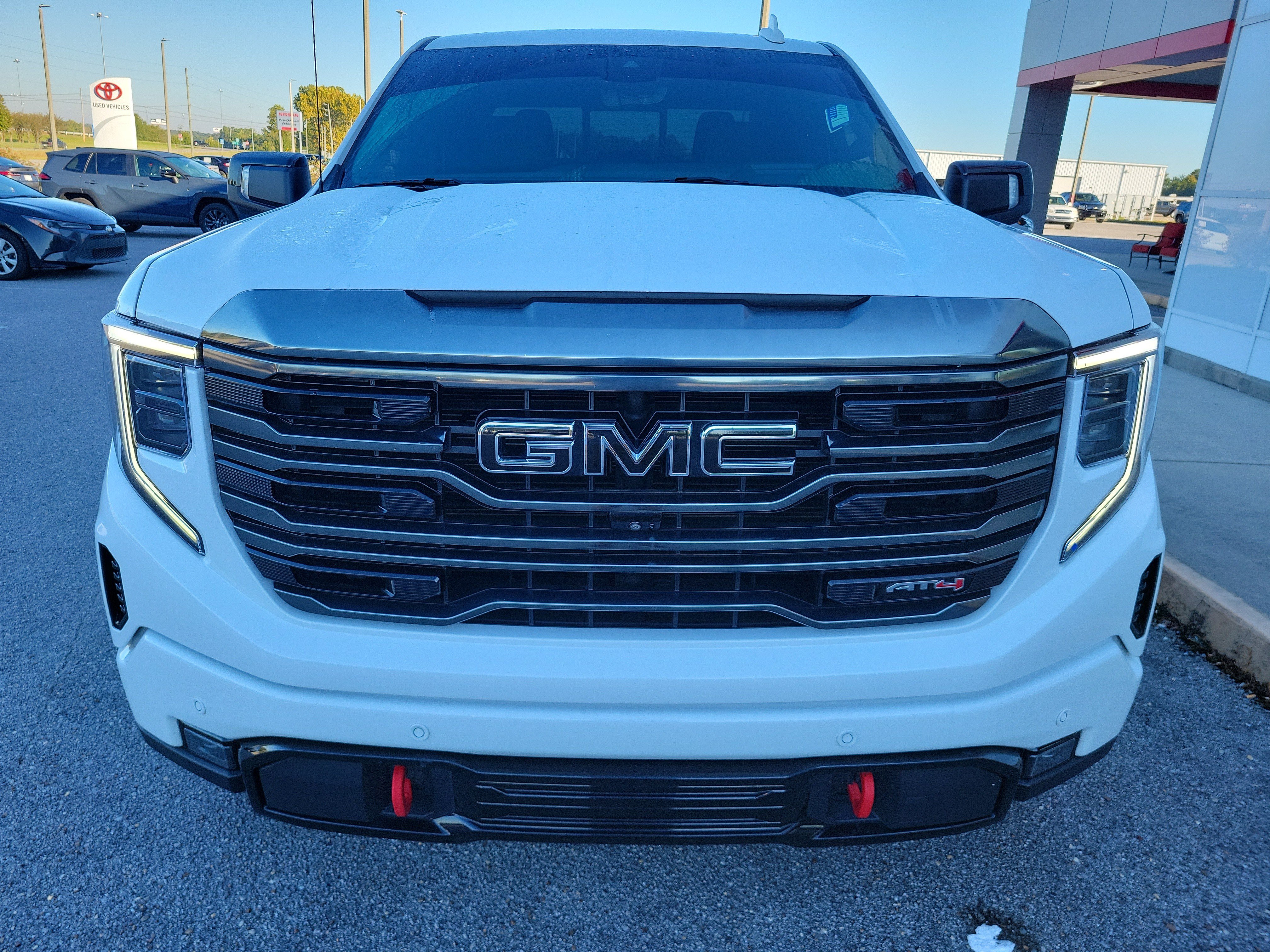 Used 2023 GMC Sierra 1500 AT4 w/ AT4 Premium Package AWD/4WD image 2