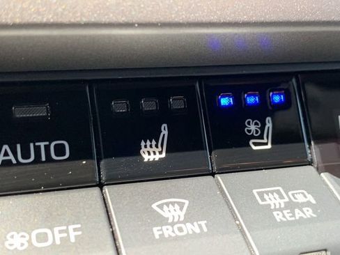 Used 2025 Toyota Camry XSE FWD image 28