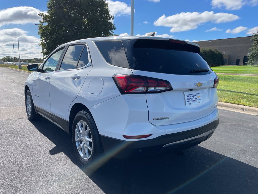 Used 2024 Chevrolet Equinox LT AWD/4WD image 3
