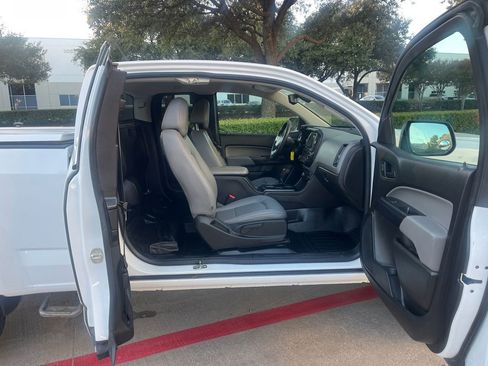 Used 2018 Chevrolet Colorado W/T image 19