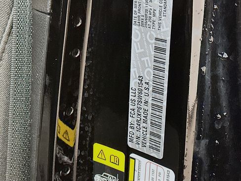 Used 2025 Jeep Wrangler Sahara image 12