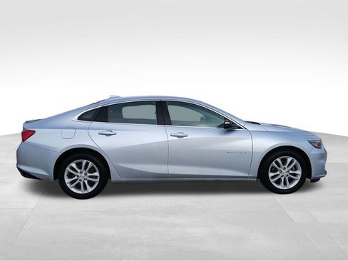Used 2017 Chevrolet Malibu LT image 6