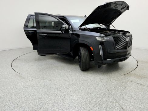 Used 2024 Cadillac Escalade Premium Luxury image 16