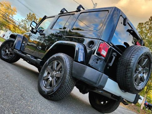 Used 2015 Jeep Wrangler Unlimited Sahara AWD/4WD image 4