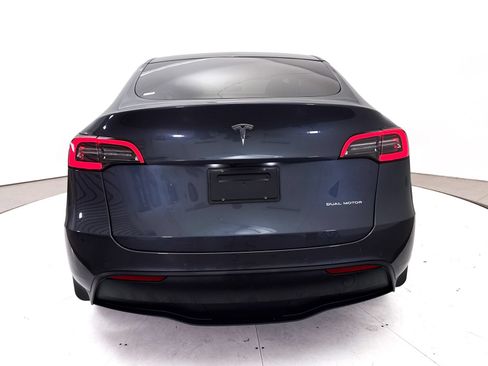 Used 2021 Tesla Model Y Long Range AWD/4WD image 17