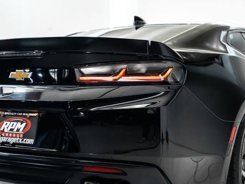 Used 2018 Chevrolet Camaro SS image 12