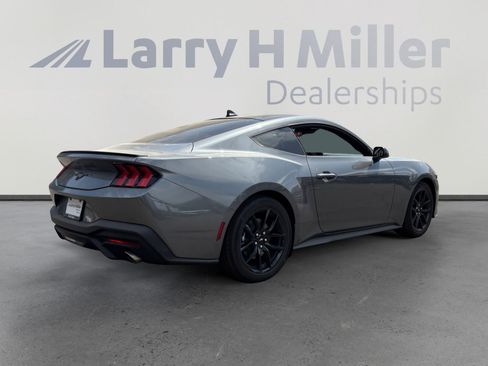 New 2025 Ford Mustang Coupe image 5