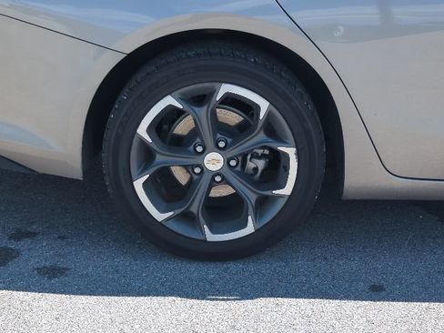 Used 2023 Chevrolet Malibu LT FWD image 15