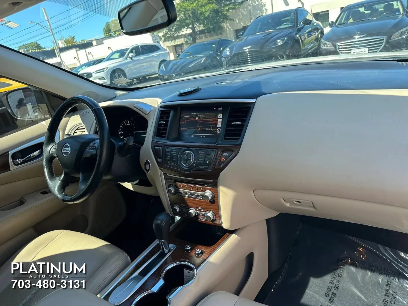 Used 2020 Nissan Pathfinder Platinum FWD image 13