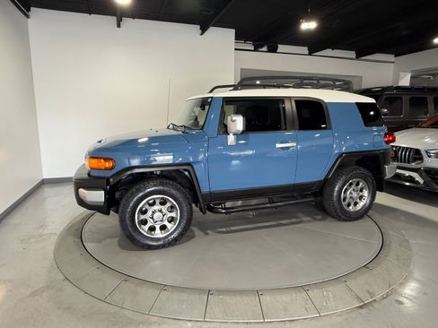 Used 2013 Toyota FJ Cruiser 4WD w/ Convenience Pkg image 19