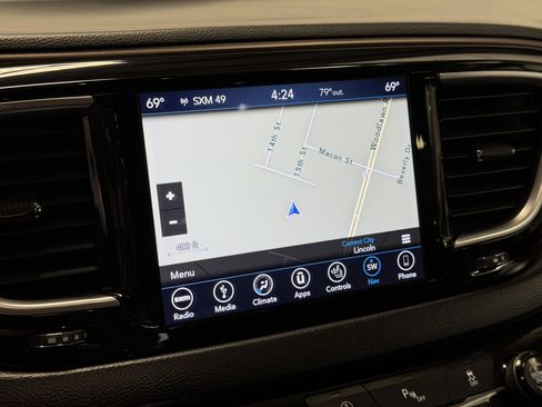 Used 2019 Chrysler Pacifica Touring-L Plus w/ Tire & Wheel Group image 8